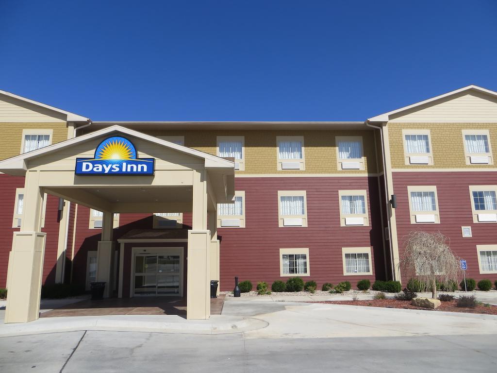 Days Inn By Wyndham Ellis Екстер'єр фото